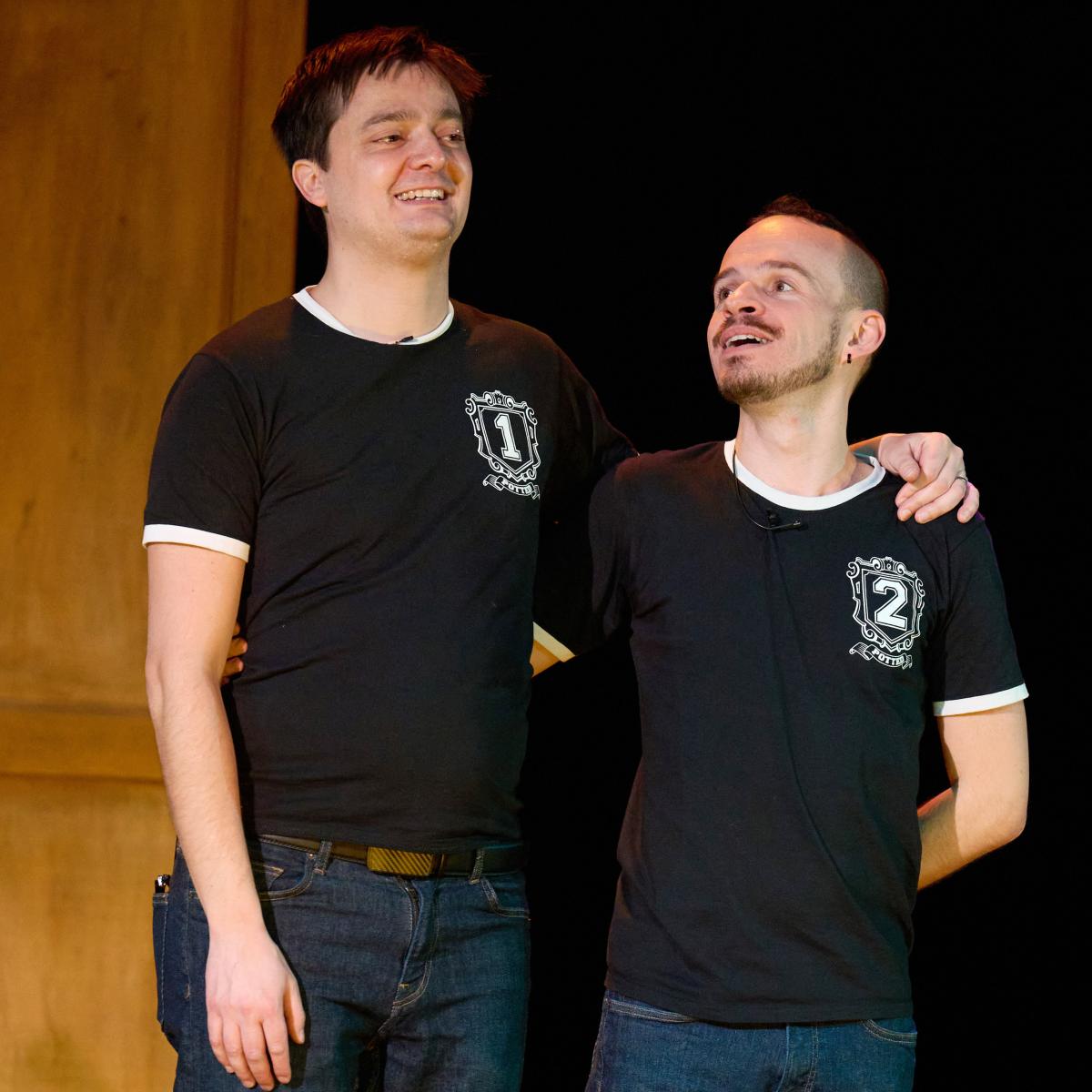 Potted Potter Paris — scène de comédie avec accessoires magiques